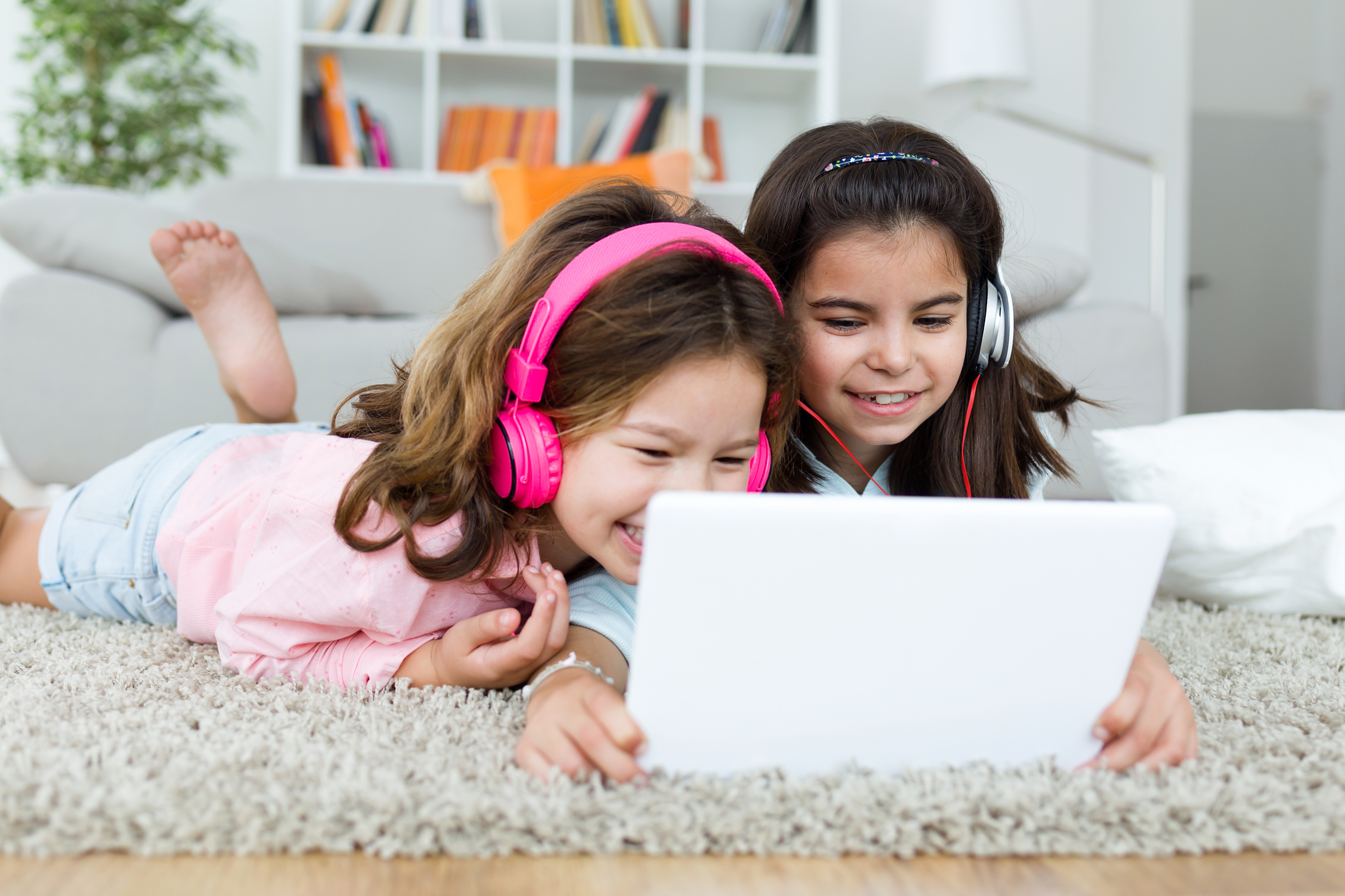 Safe Internet Surfing for Your Children: Tips and Recommendations