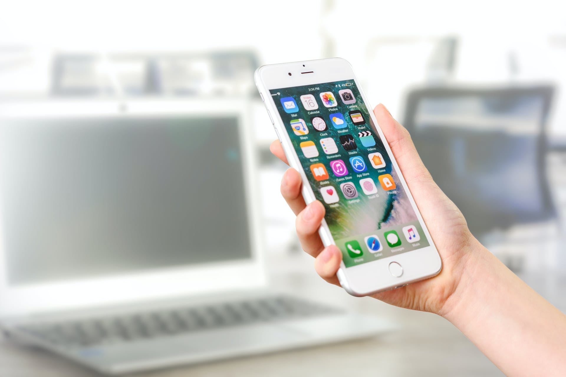 Finding the Best Deals on Cell Phones and Plans